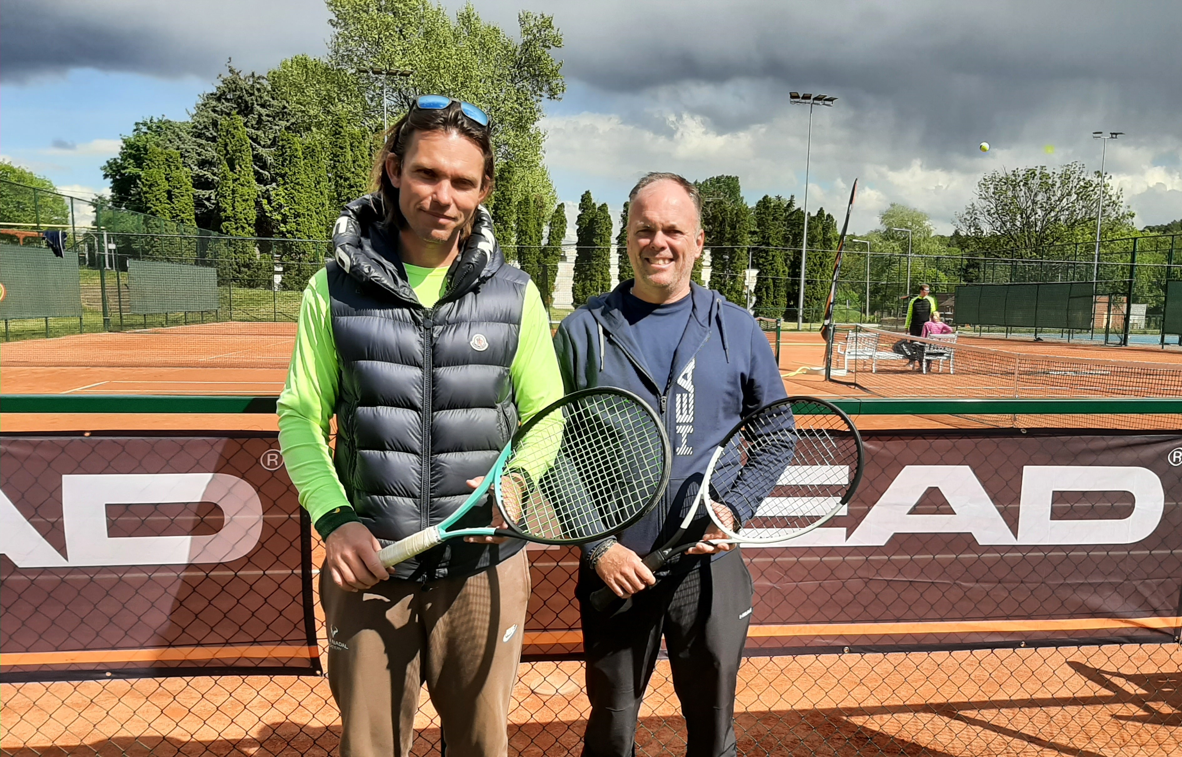 Stanislav Rizsov és Udvardi Zsolt a próbanapon a Muskétás Teniszcentrumban