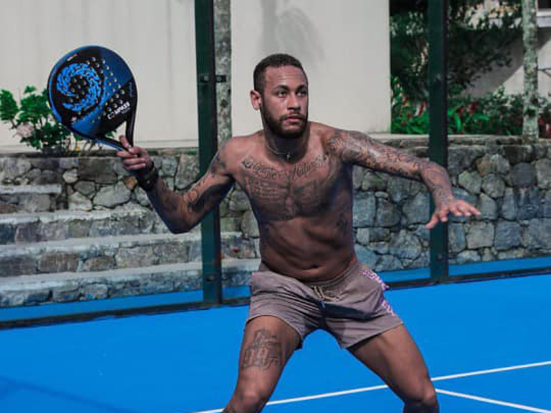 A futballista világsztár, Neymar is rendszeresen játszik