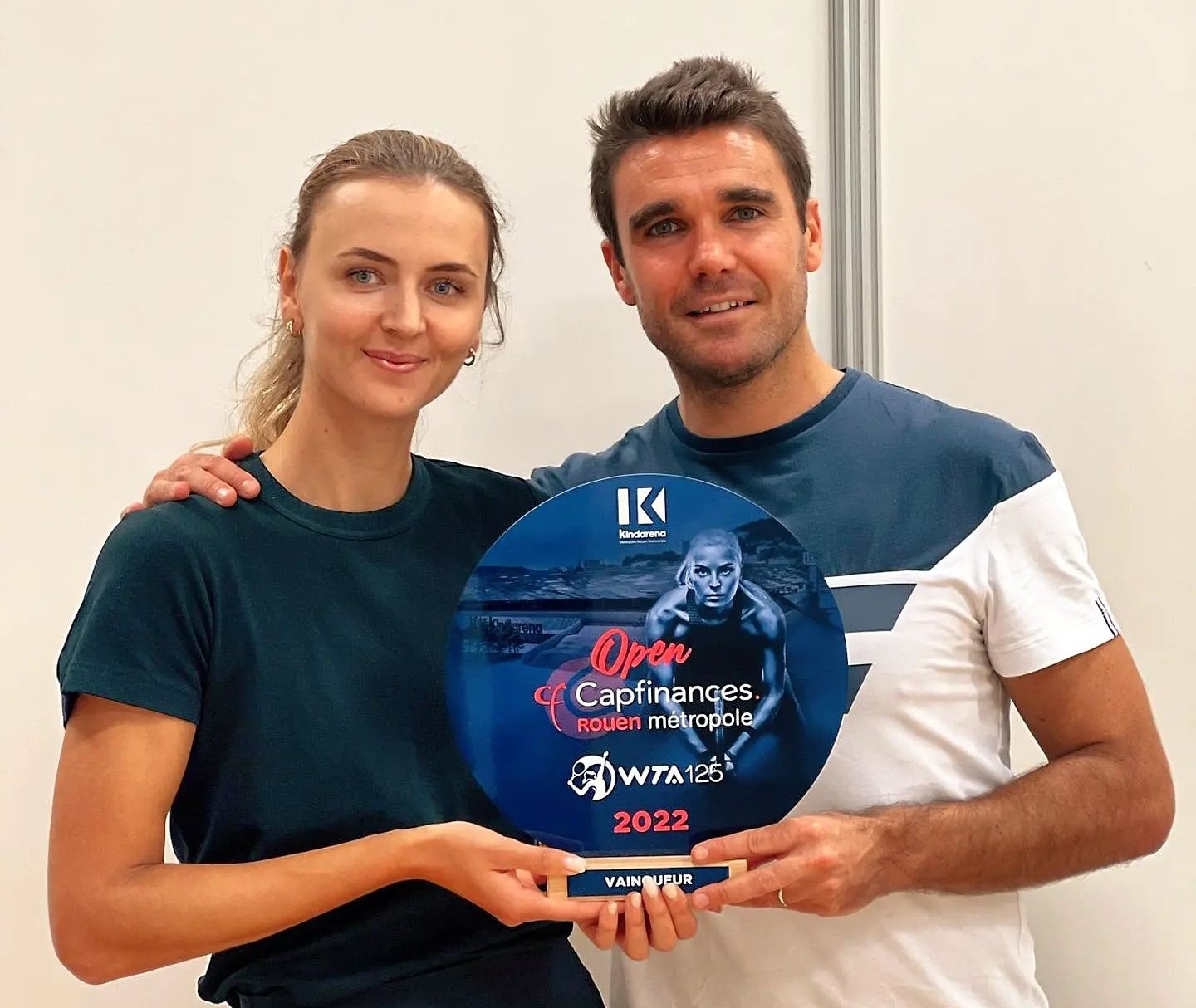 Geoffroy Vereerstraeten a roueni 205-es WTA-tornán aratott győzelem után Marina Zanevszkával