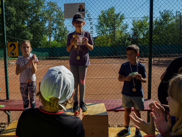 A legfiatalabbak dobogója: Kottász Dalma, Takács Zara, Hegyi Kristóf (balról jobbra)