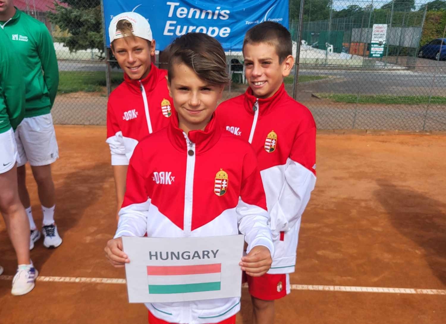 Kosztoványi Brúnó, Szűcs Milán és Rekedt-Nagy Zoltán (előlről hátra) az U12-es Summer Cup-selejtező megnyitóján