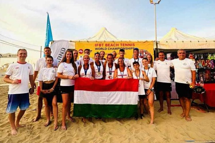 Remekeltek strandteniszezőink