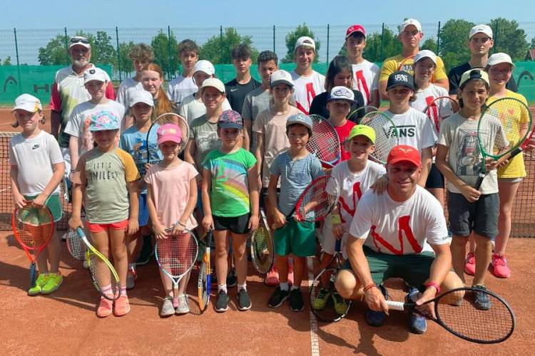 Edzői állást kínál a Molnár Teniszakadémia