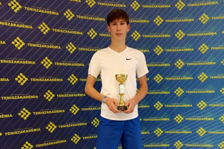 Mokán első juniorsikere