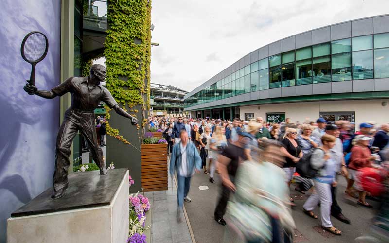 Mindenki rohan: kezdődik a wimbledoni tenisztorna